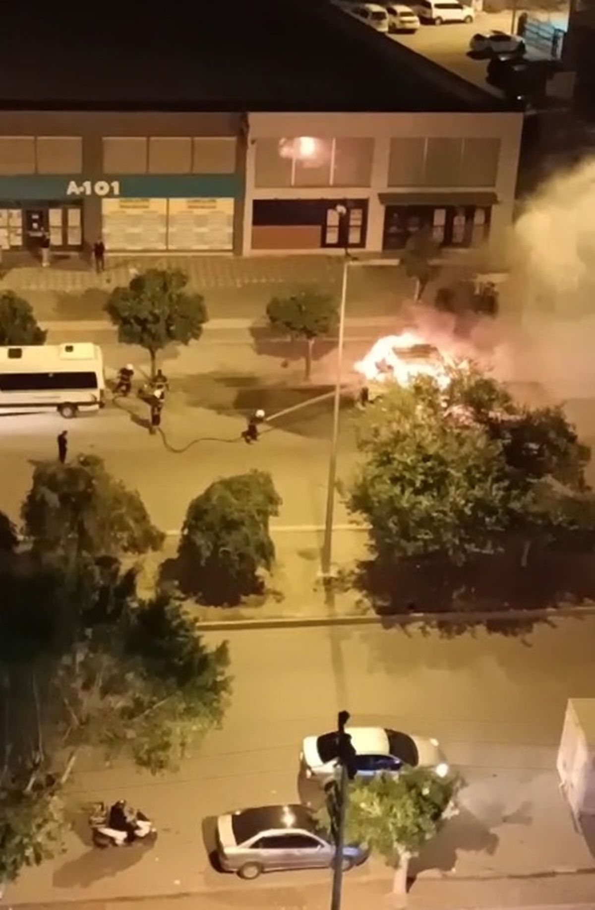 Tantuni Kamyoneti Yangında Kullanılamaz Hale Geldi