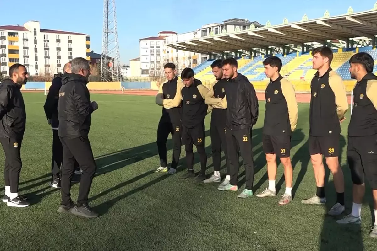 Zirveye oynuyorlardı! 17 futbolcusu ceza aldı, takımda sadece 7 kişi kaldı