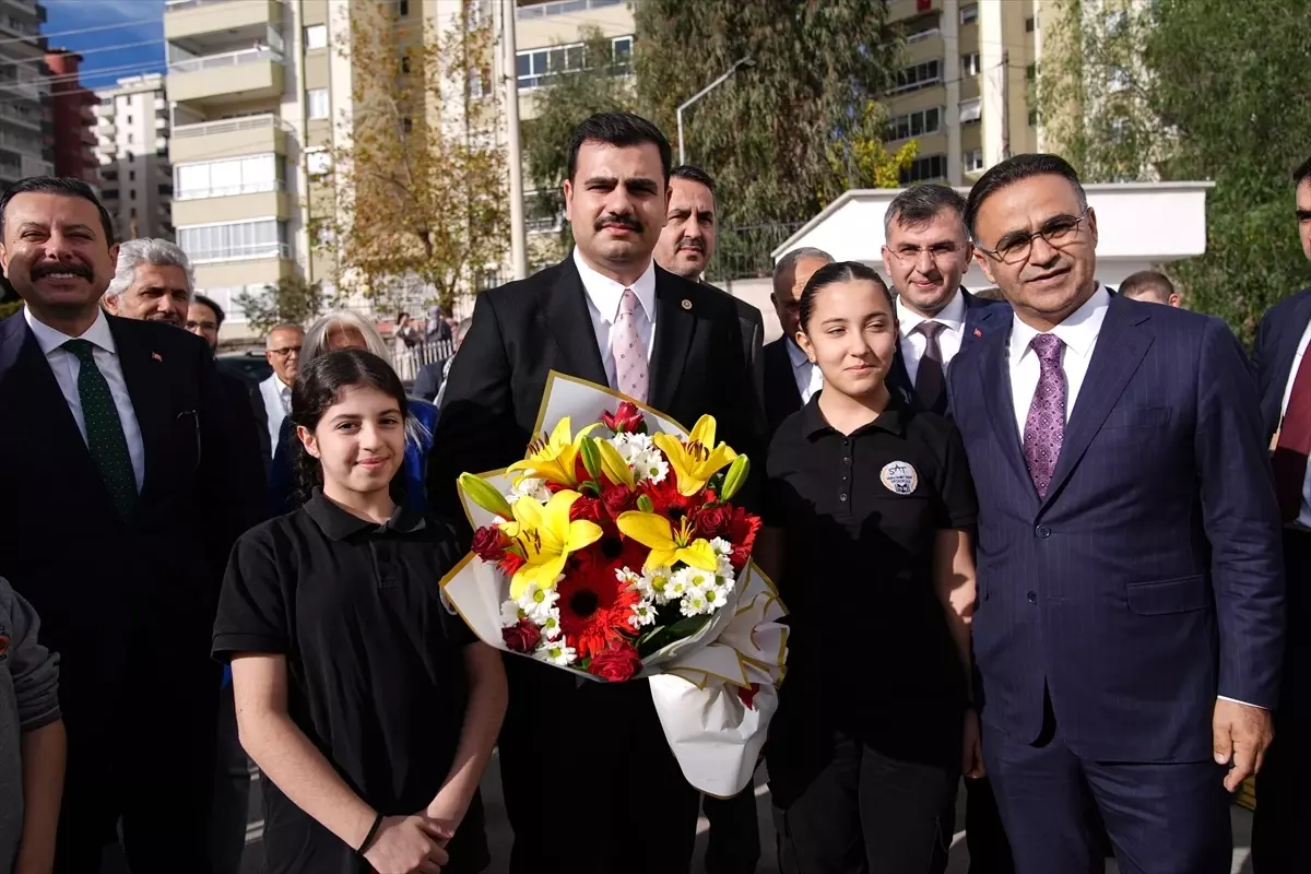 AK Parti Genel Sekreteri İnan İzmir\'de deprem sonrası yenilenen okulların açılış töreninde konuştu Açıklaması