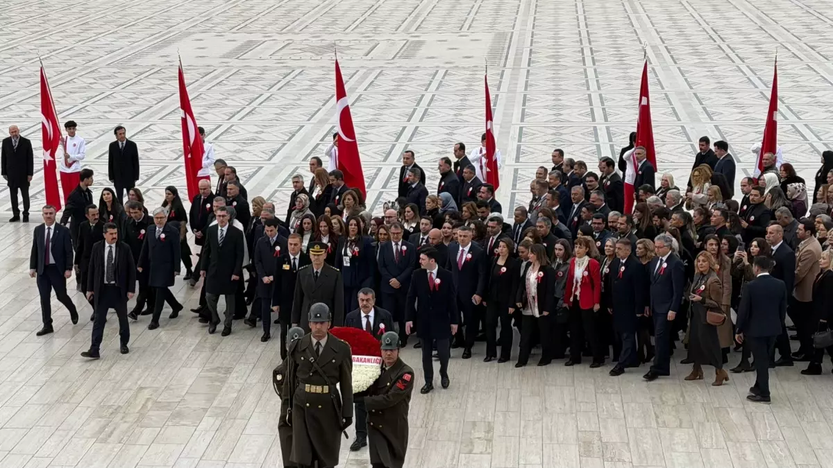 Bakan Tekin\'den Öğretmenler Günü Ziyareti