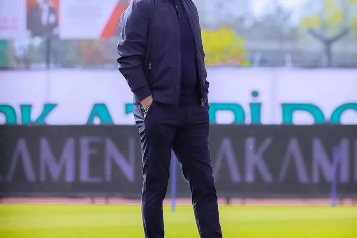 Beklenen oldu! 8 maçta 3 kez kazanabilen ünlü teknik adamla yollar ayrıldı