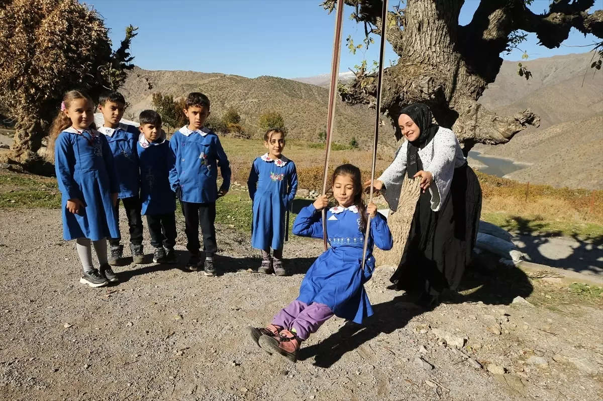 Zorlu Koşullarda Sevgiyle Eğitim