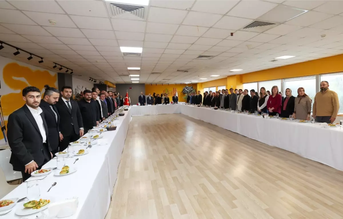 Demirören Medya ve Teknoloji MTAL\'de Öğretmenler Günü etkinliği