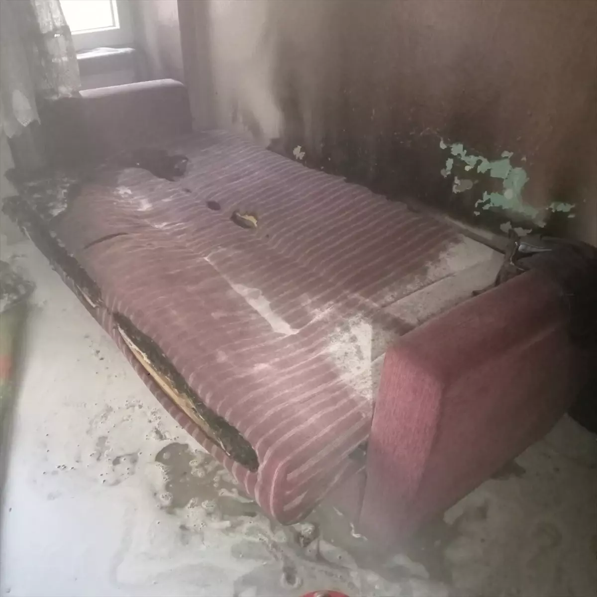 Denizli\'de Yangın: 21 Kişi Tahliye Edildi