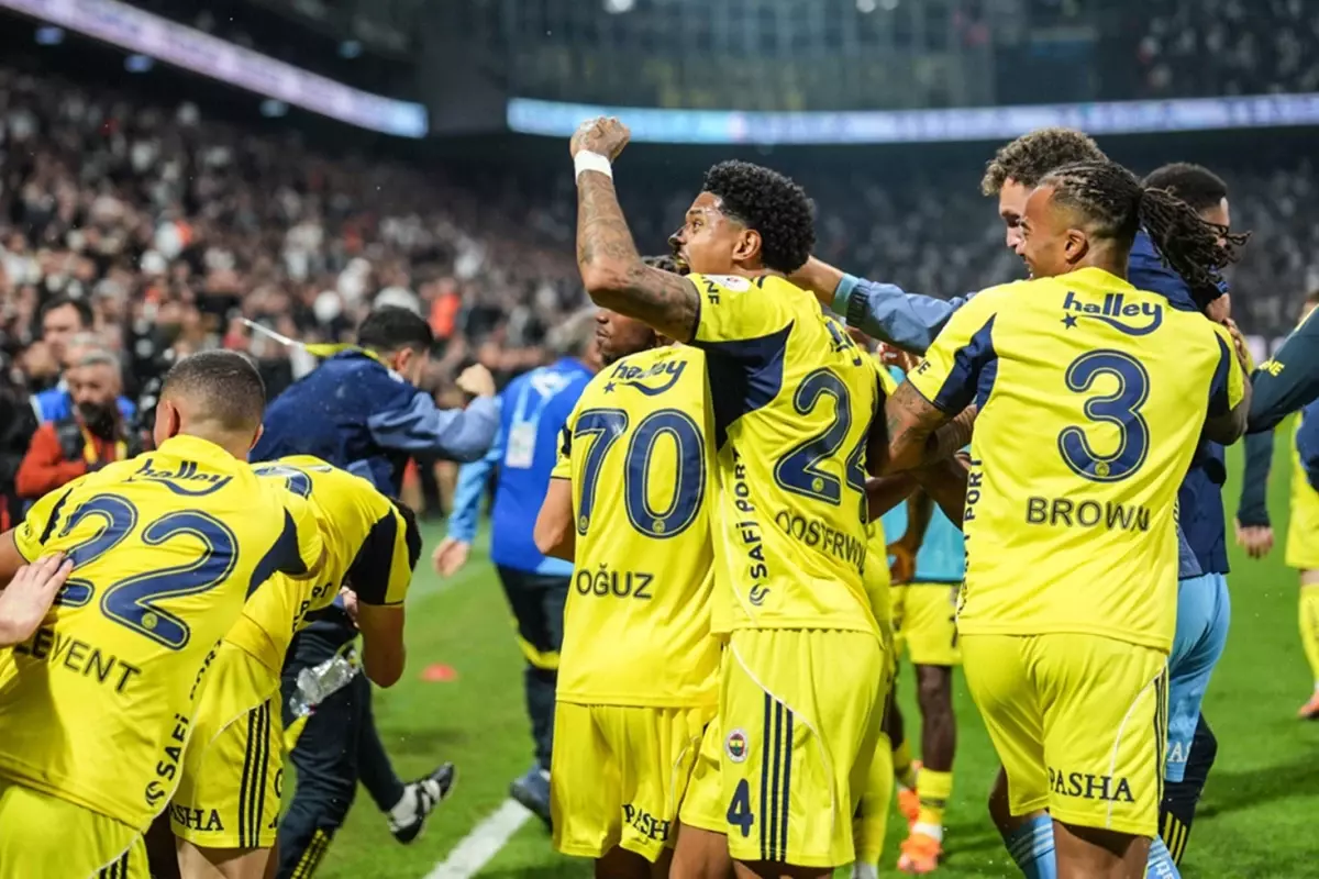 Fenerbahçe\'nin UEFA listesinde değişiklik