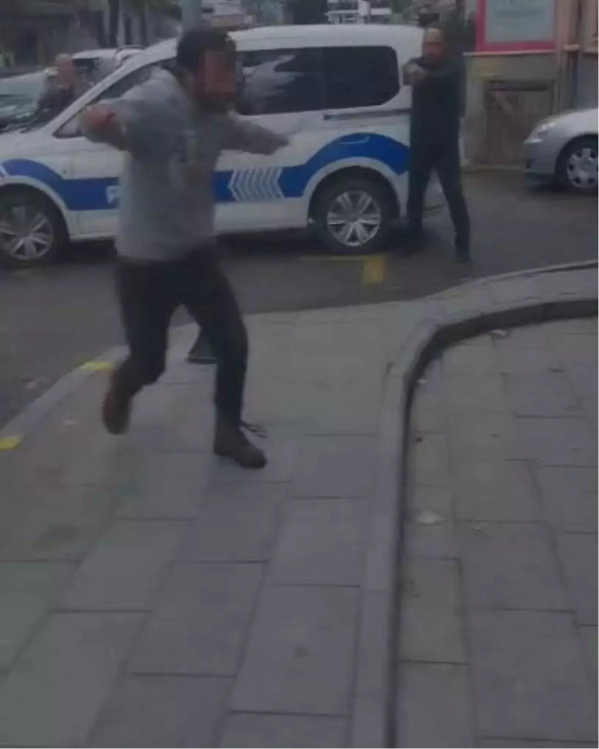 Polise bıçakla direnince vurularak etkisiz hale getirildi