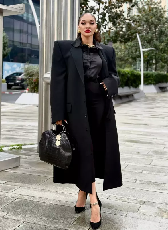 Hem Türkçe hem İngilizce yazdı! Yüksel Yıldırım'ın kızından Beşiktaş taraftarına tepki