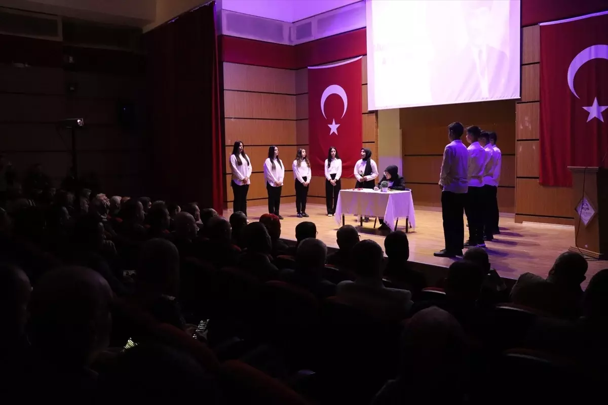 Midyat\'ta Öğretmenler Günü Kutlandı