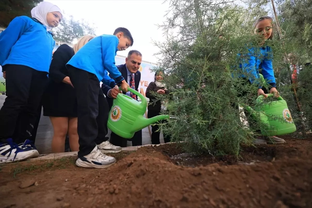 Muğla\'da Öğretmenler İçin Fidan Dikildi