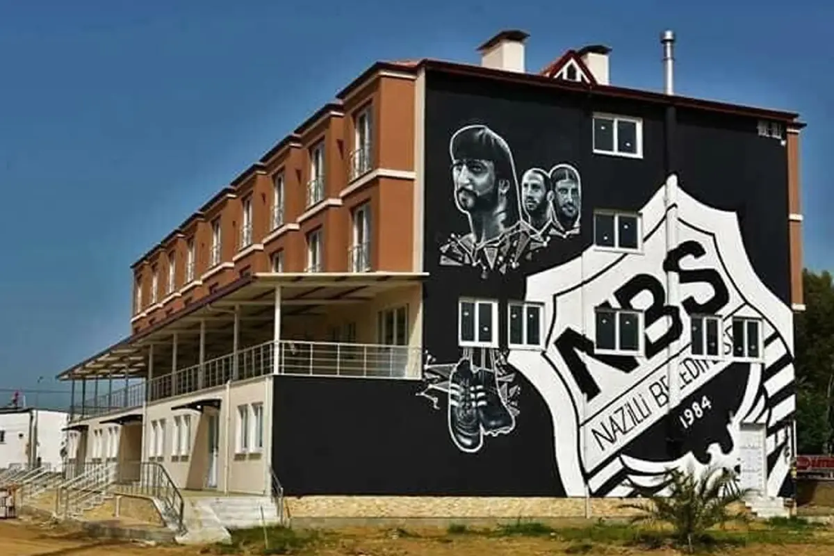 Rıdvan Dilmen\'in de eski takımıydı! Tesislerini boşaltmaları isteniyor