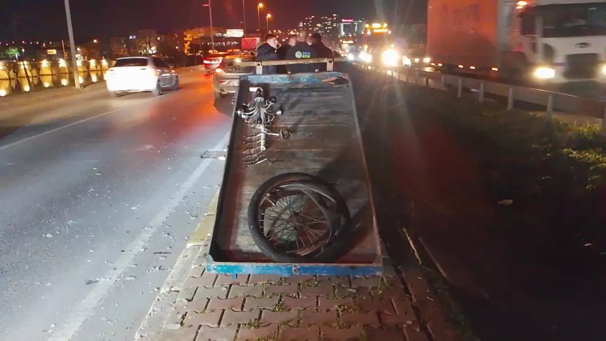 Silivri\'de Pikap Seyyar Satıcıya Çarptı