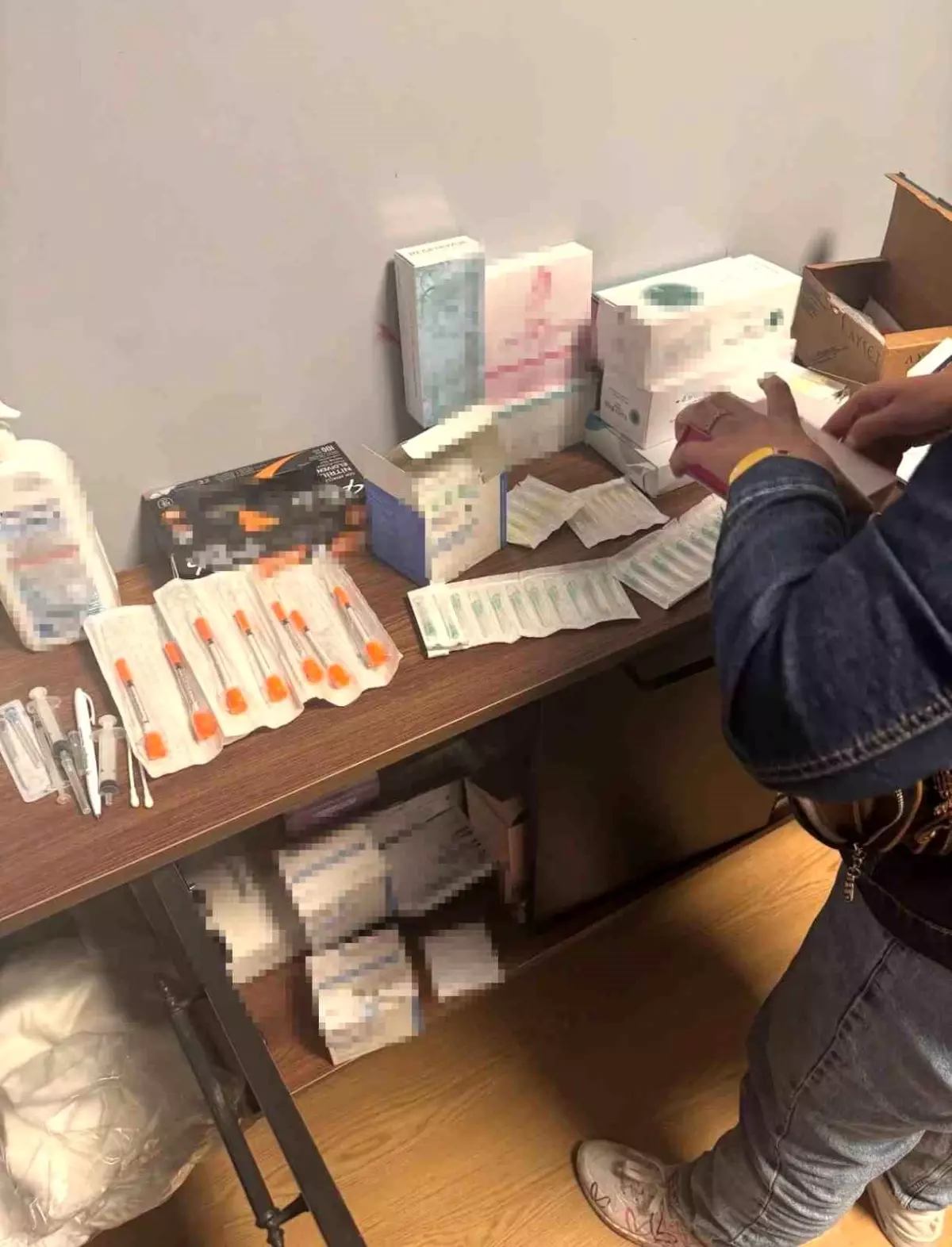 Alanya\'da Yetkisiz Sağlık Hizmetine Operasyon