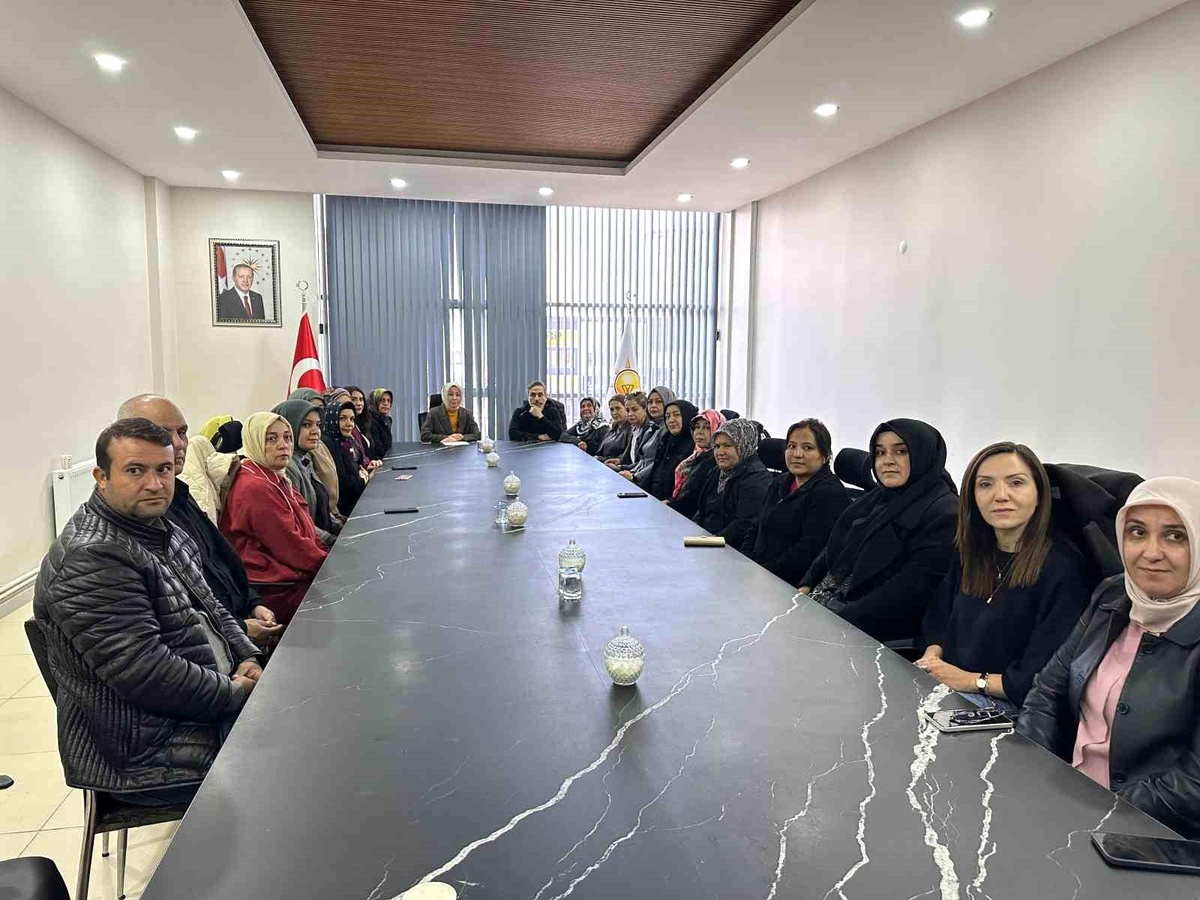 Kadına Yönelik Şiddetle Mücadele Günü\'nde Basın Açıklaması
