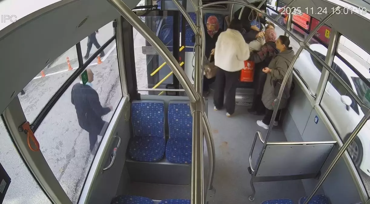 Bursa\'da Otobüste Kalp Krizi Geçiren Yolcu Hastaneye Ulaştırıldı