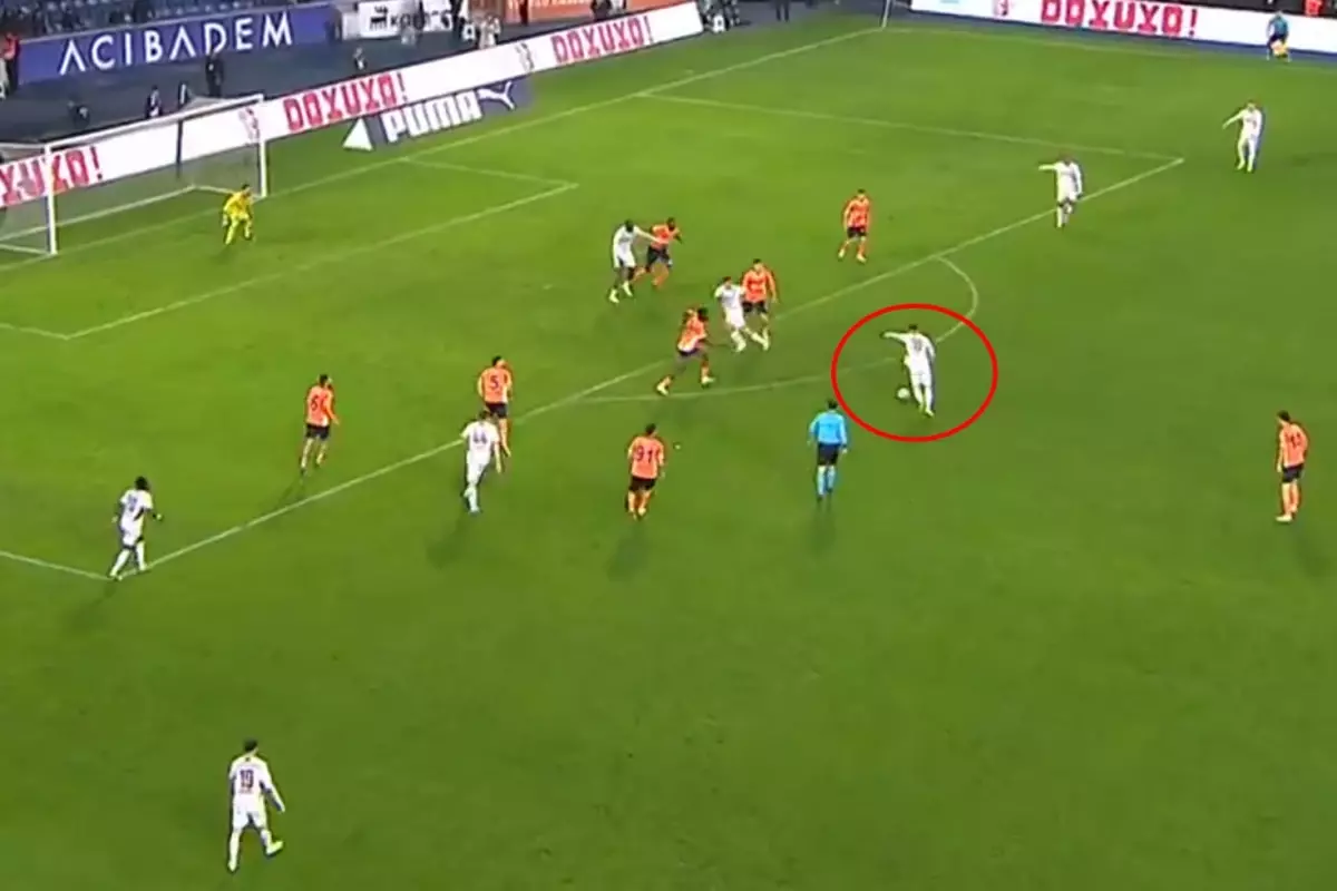 Beşiktaş taraftarını hayrete düşüren gol