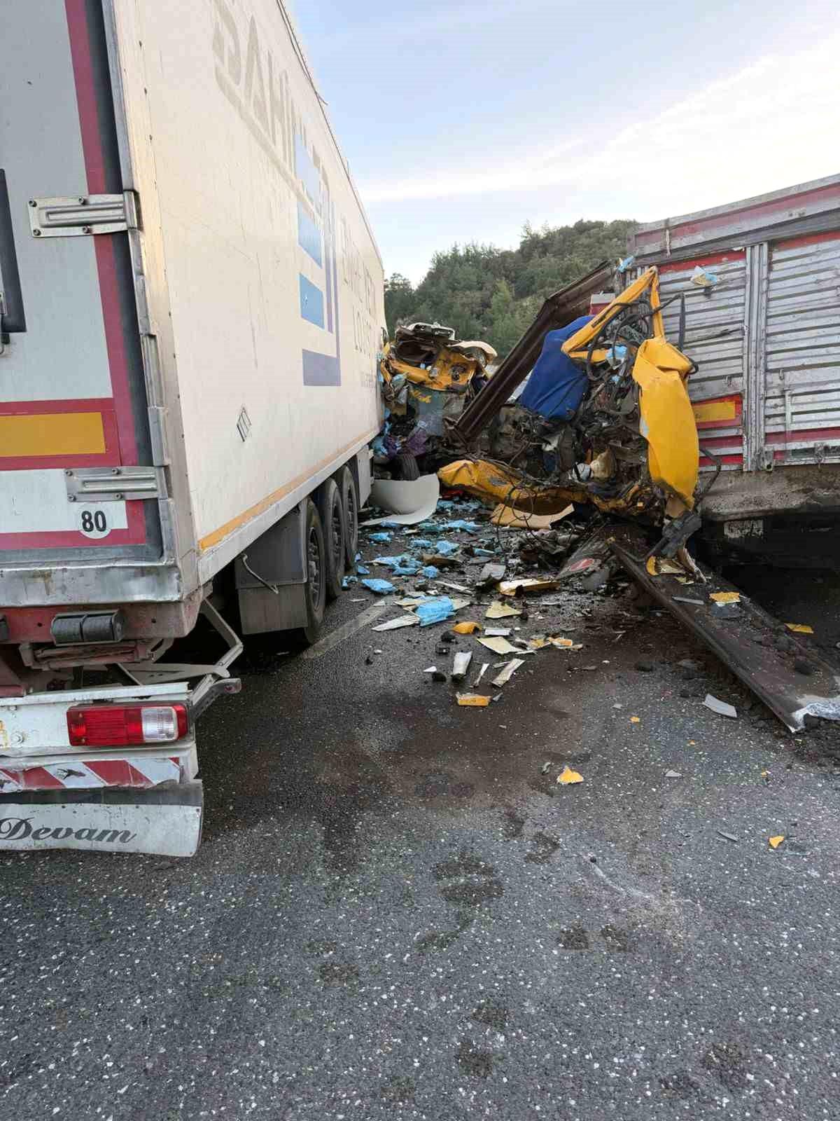 Aydın-Muğla Yolunda TIR Kazası: 1 Ağır Yaralı