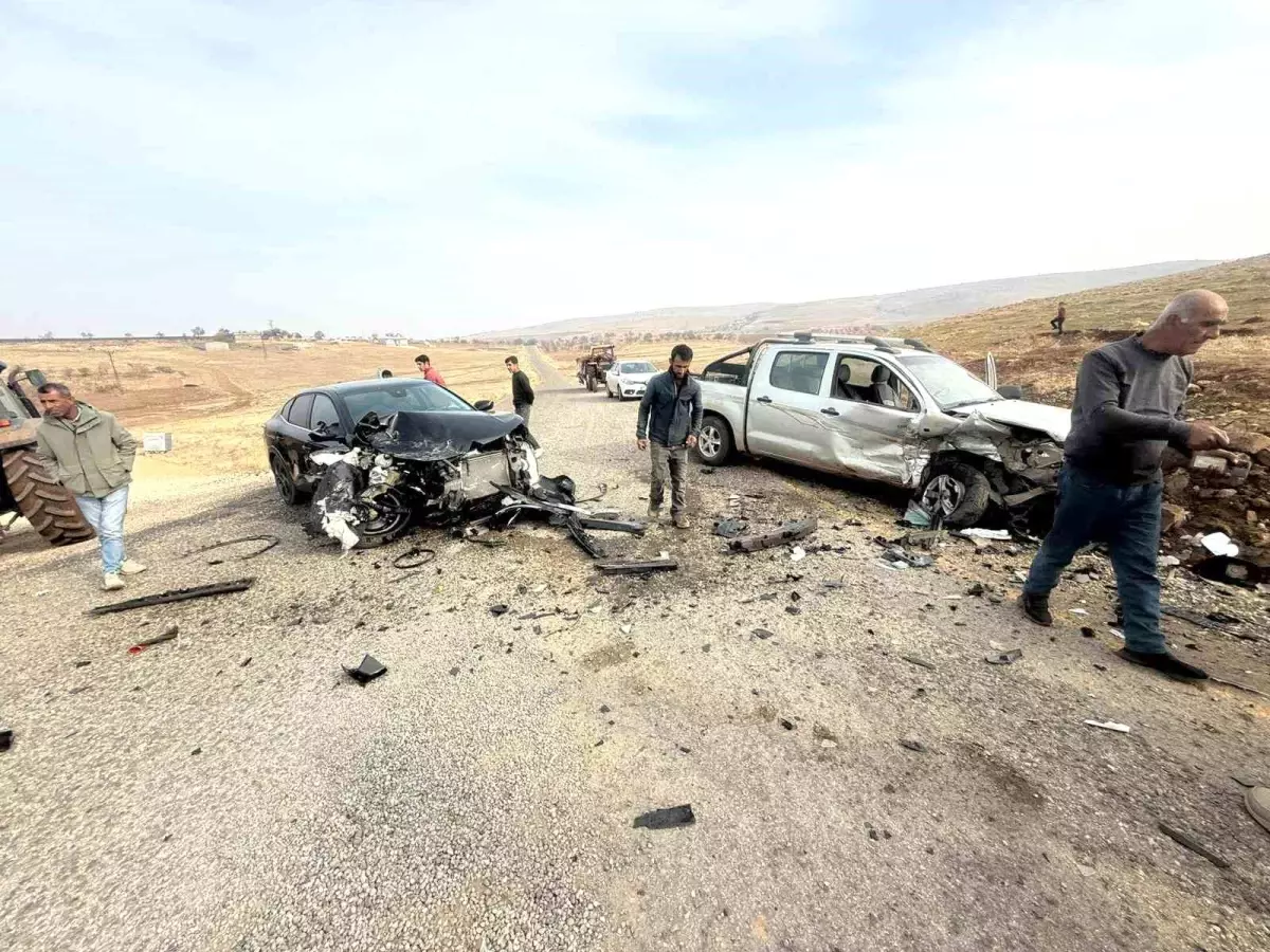 Çınar\'da Trafik Kazası: 2 Yaralı