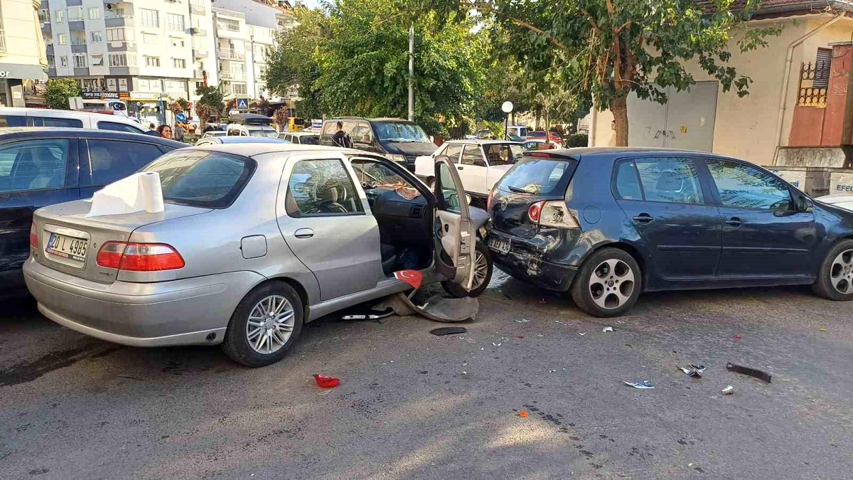 Aydın\'da Freni Tutmayan Araç Kazaya Sebep Oldu