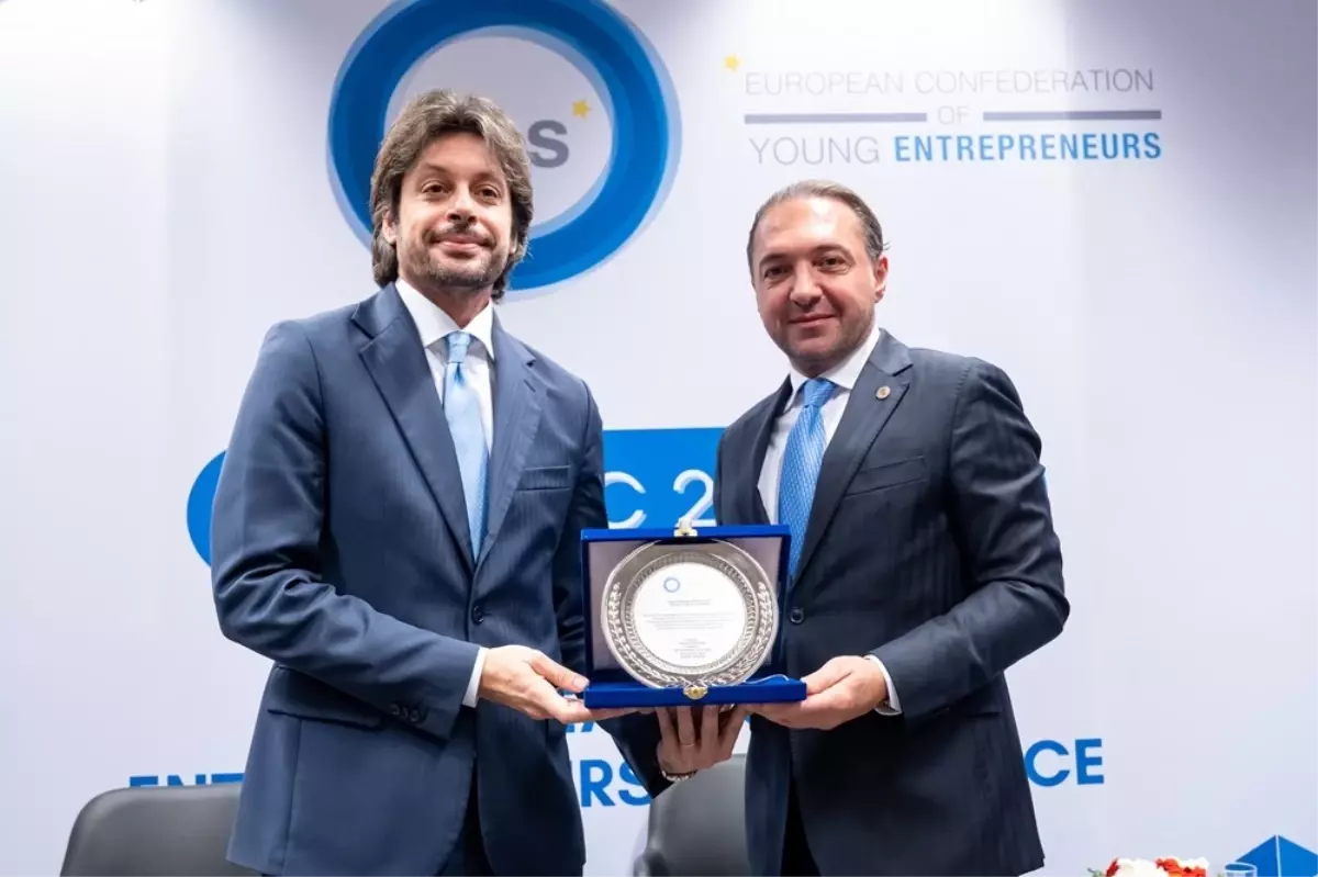 Brüksel Zirvesi\'nde Genç Girişimciler Vurgusu