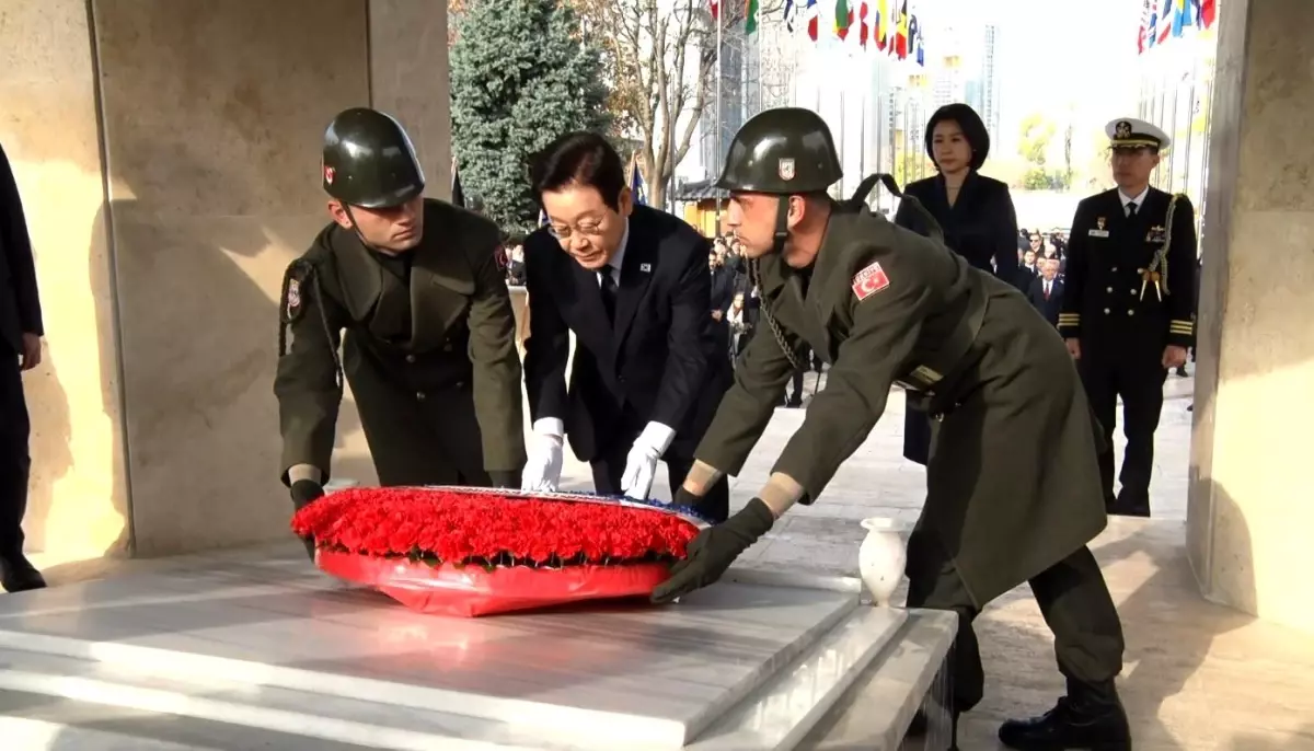 Güney Kore Başkanı\'ndan Anma Töreni Ziyareti