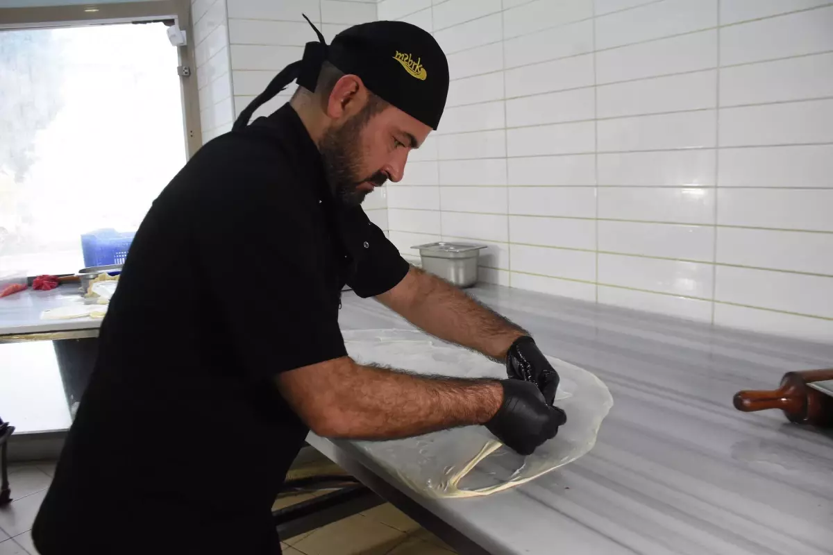 İzmir\'de 2 Kilo Ağırlığında Dev Boyoz