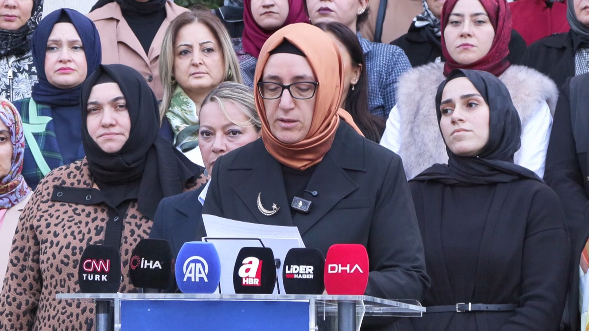 İstanbul-AK Parti İstanbul İl Kadın Kolları\'ndan kadına yönelik şiddetle mücadele günü açıklaması