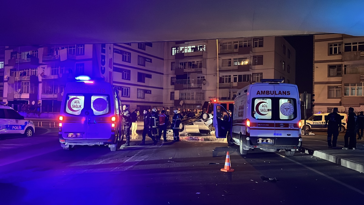 Kayseri\'de Kovalamaca: Araç Takla Attı, Silah Bulundu