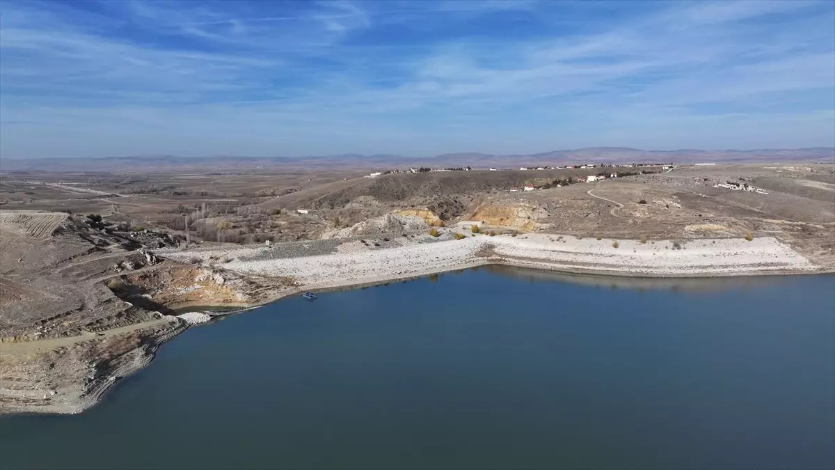 Kuraklık Koçhisar Barajı\'nı Vurdu