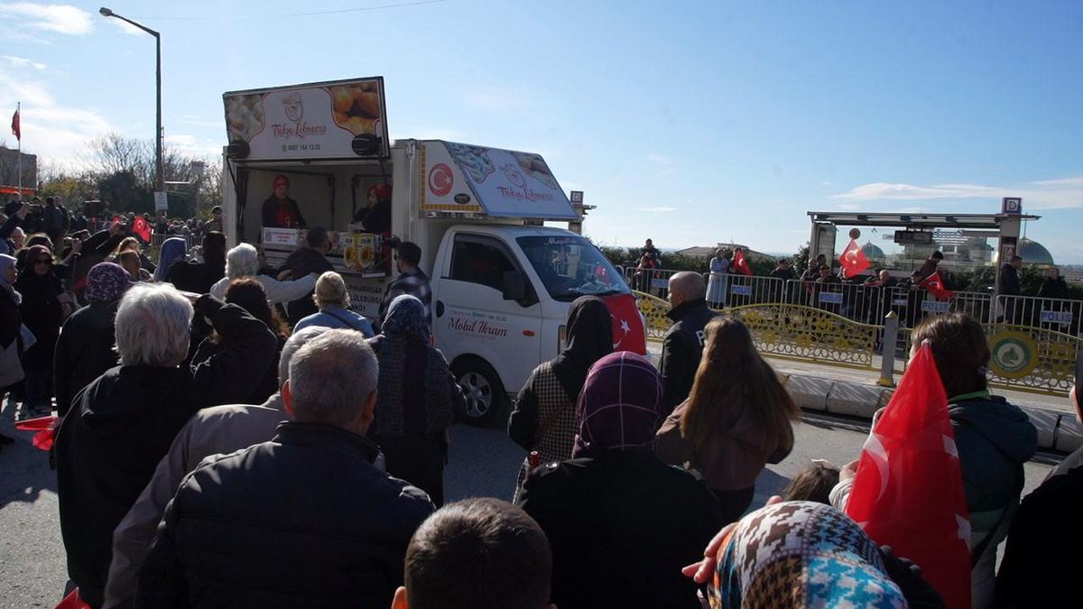 Edirne\'de Kurtuluş Kutlamasında İzdiham