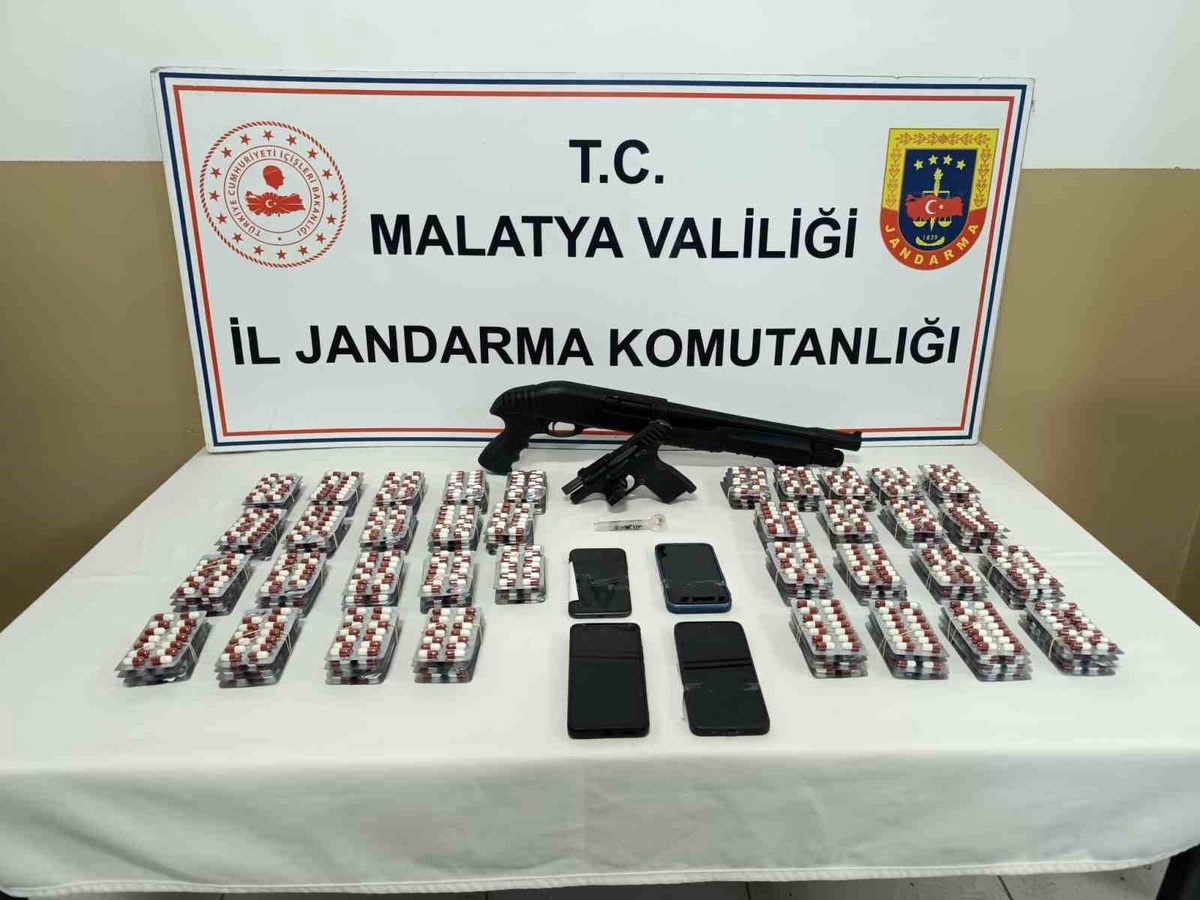 Malatya\'da Jandarmadan Operasyon: 4 Gözaltı