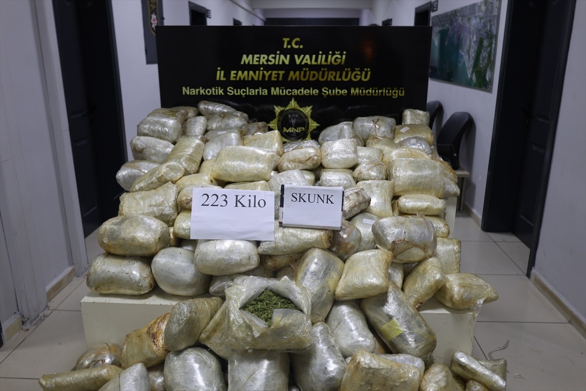 Mersin\'de Uyuşturucu Operasyonu: 223 Kg Ele Geçirildi