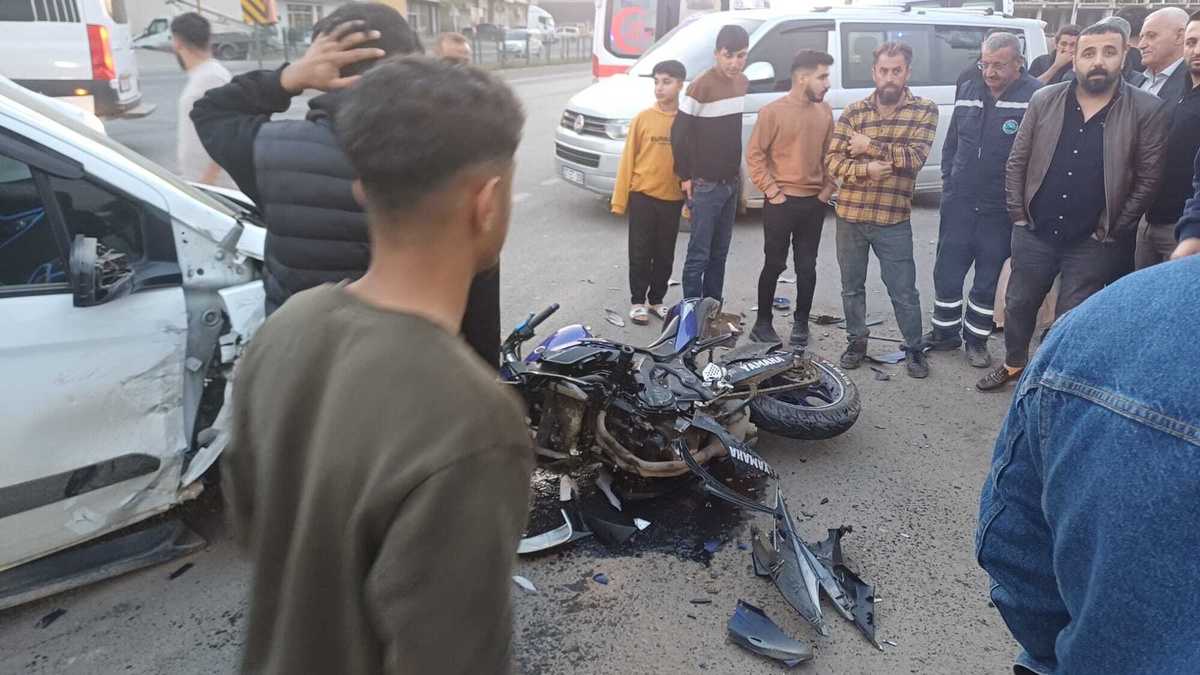 Silopi\'de Motosiklet Kazası: İki Yaralı