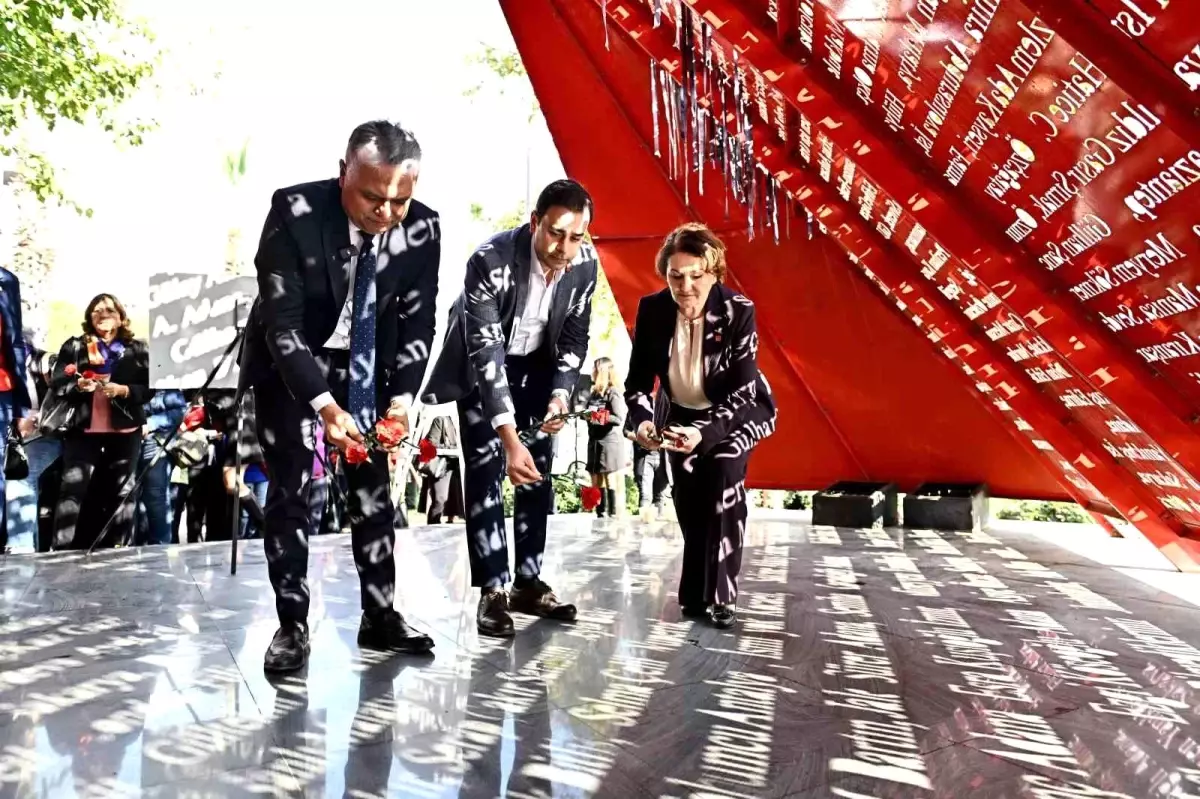 Kadına Yönelik Şiddetle Mücadele İçin Kırmızı Karanfiller Bırakıldı