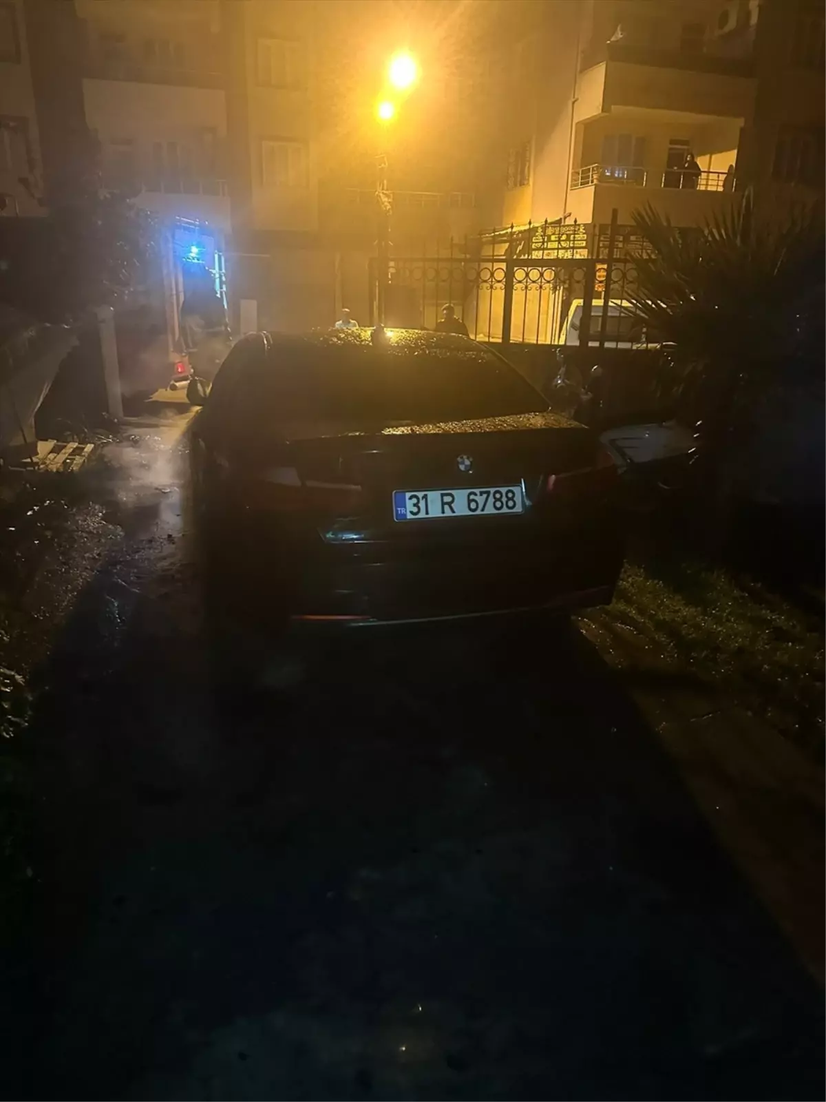 Reyhanlı\'da Park Halindeki Araçta Yangın