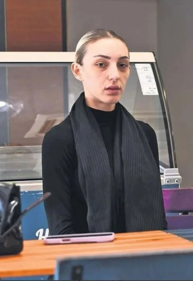 Sessizliğini ilk kez bozan Güllü'nün kızı 'Ölsün' mesajlarına açıklık getirdi