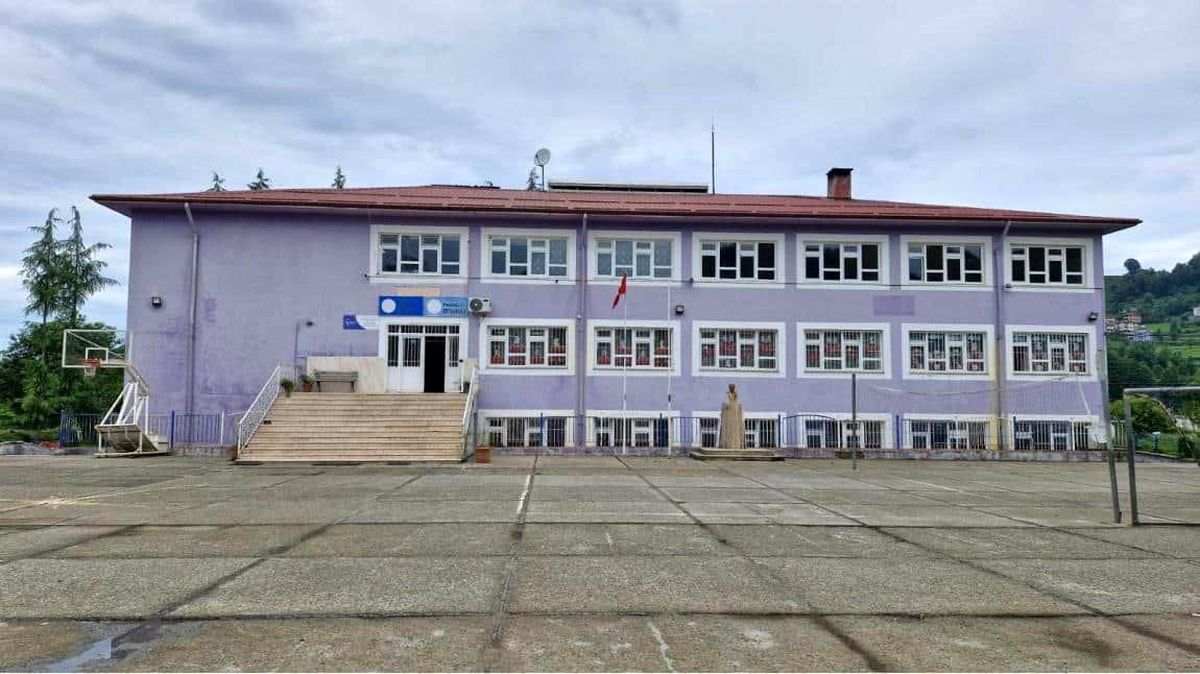 Trabzon\'da 13 Yaşındaki Öğrenci Hayatını Kaybetti