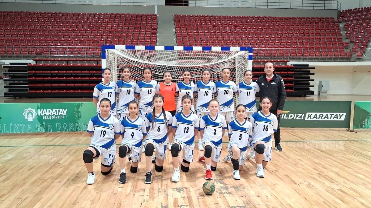 Kayseri Spor A.Ş. Minik Kız Hentbol Takımı, Mevlana Turnuvası\'nda İkinci Oldu
