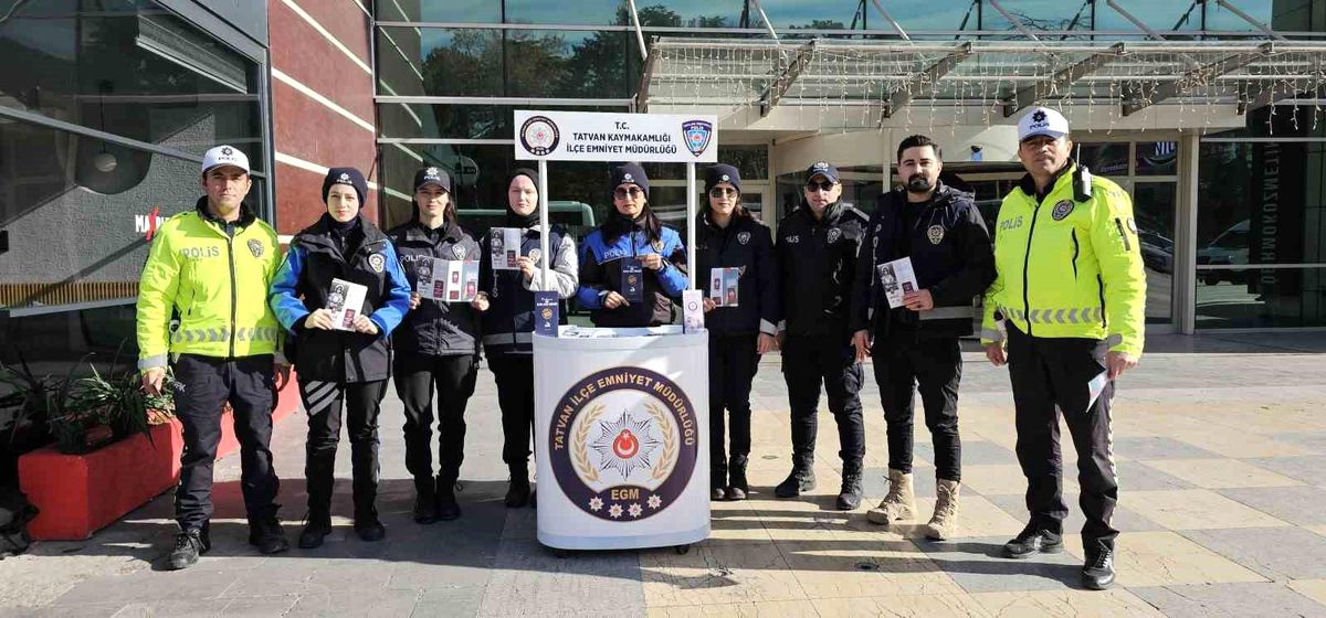 Tatvan\'da Kadına Yönelik Şiddetle Mücadele Standı