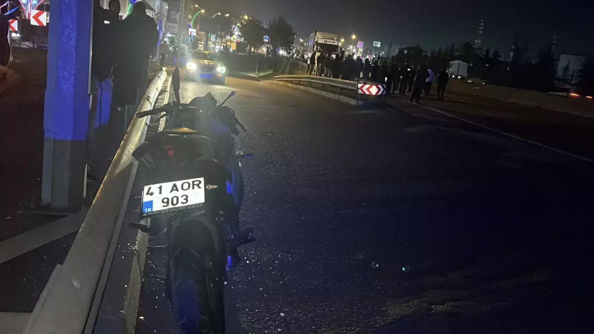 Dilovası\'nda TIR ve motosiklet kazası: İki ölü