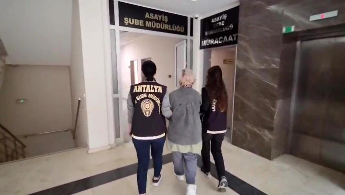 Antalya\'da 90 Yıl Hapis Cezası Alan Firari Yakalandı