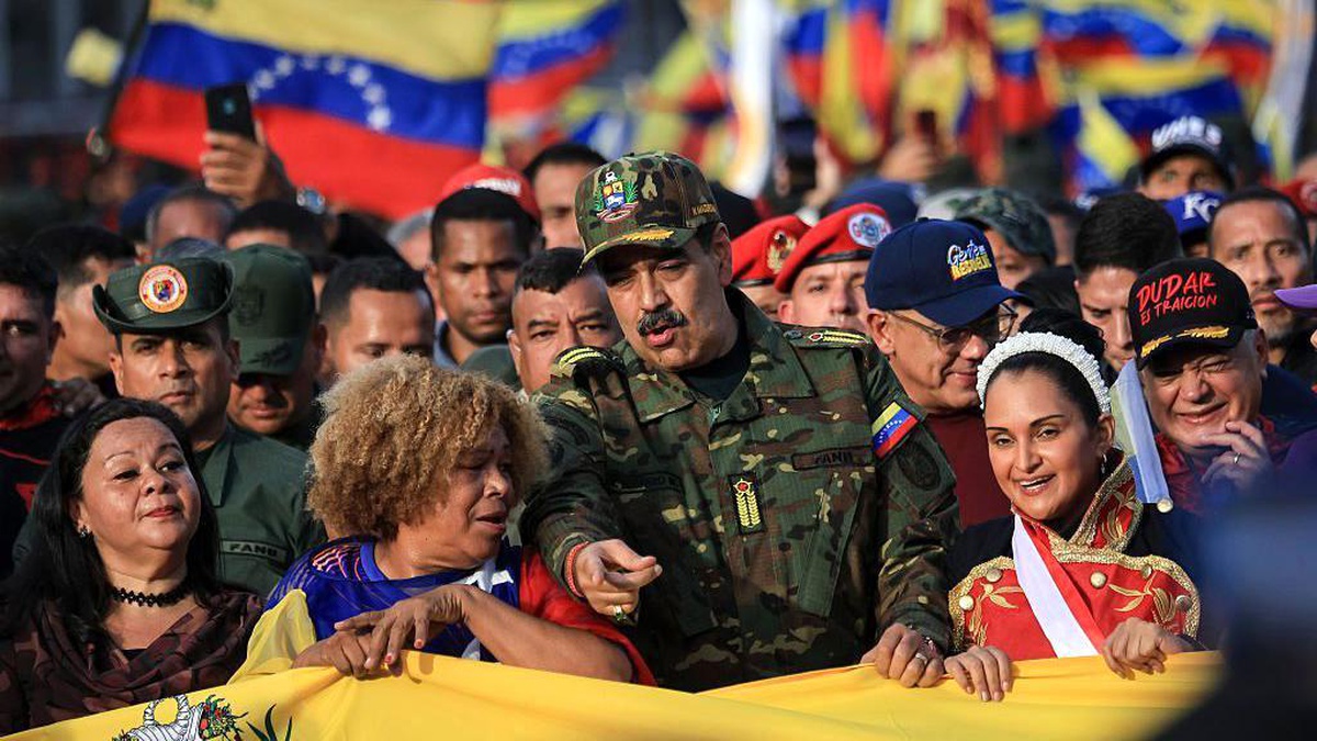 ABD, Venezuela\'ya Askeri Baskıyı Artırıyor
