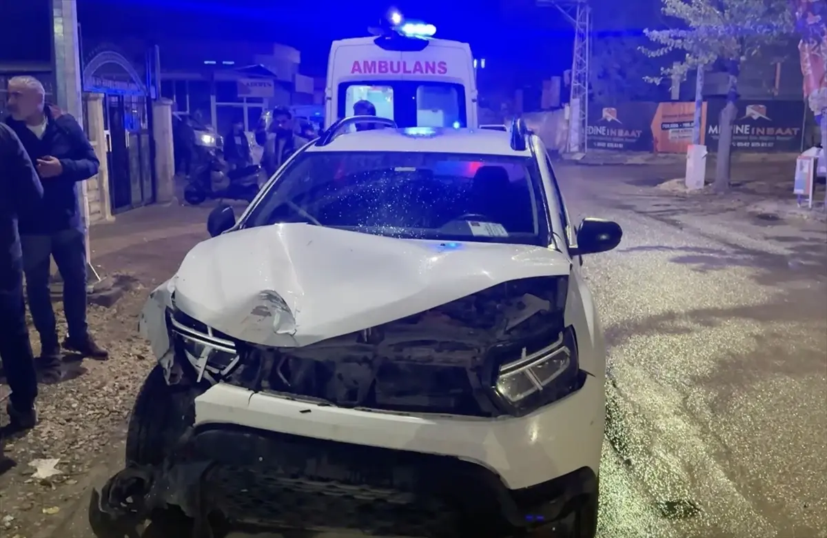 Adıyaman\'da Trafik Kazası: 3 Yaralı