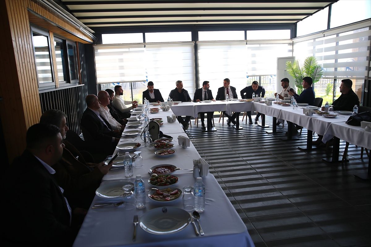 İleri, Hatay\'da STK Temsilcileriyle Buluştu