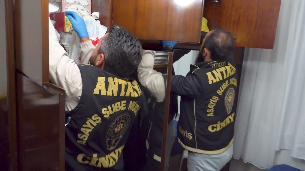 Antalya\'da Fahiş Hesap Operasyonu