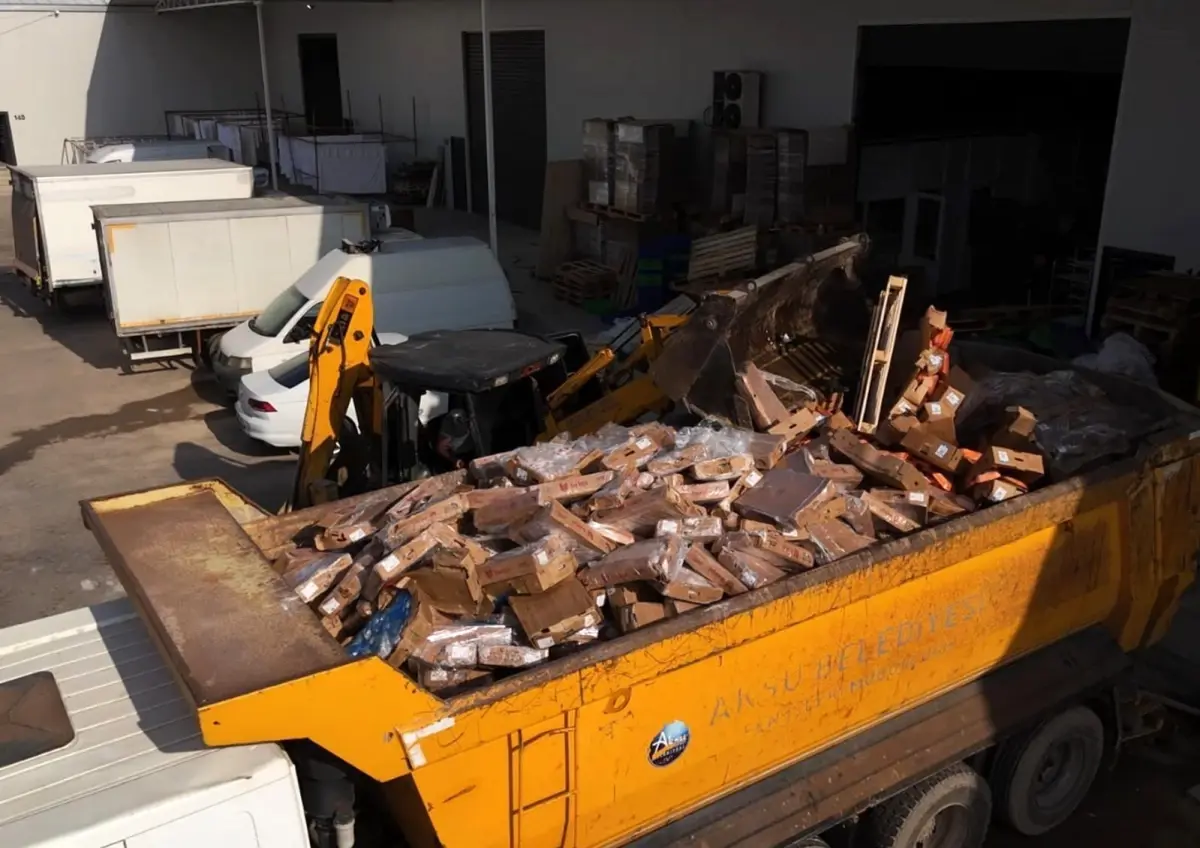 Antalya\'da Tarihi Geçmiş Ürünlere Operasyon