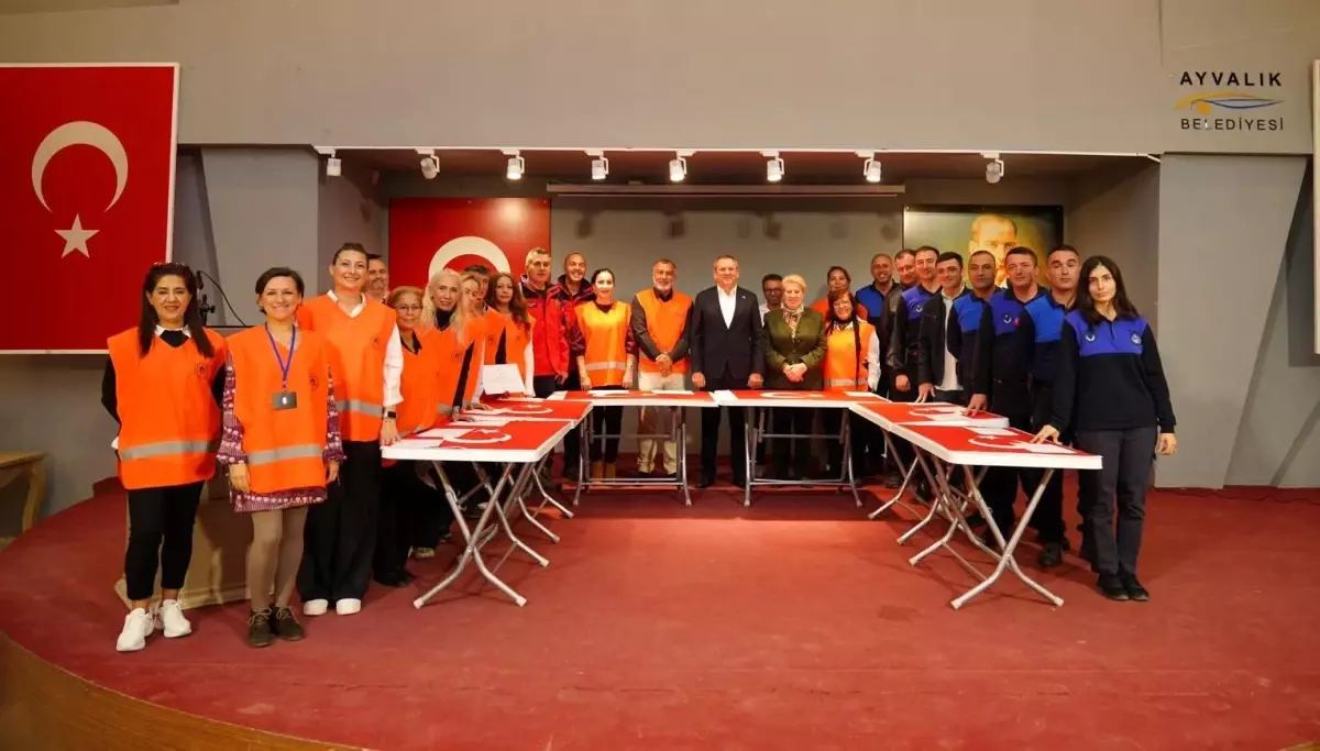 Ayvalık\'ta Temel İlk Yardım ve Arama-Kurtarma Eğitimi Tamamlandı