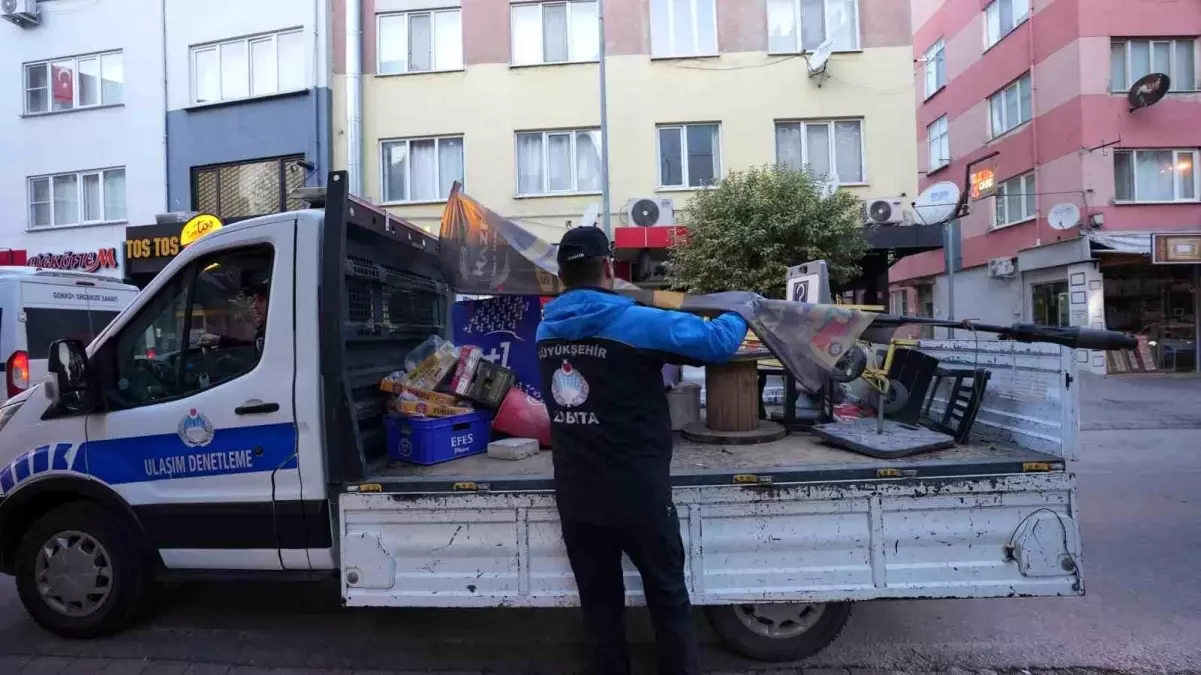 Balıkesir\'de Kaldırım İşgallerine Son