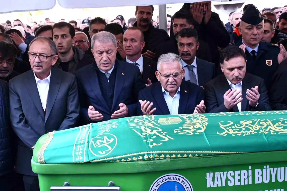 Kayseri Büyükşehir Belediye Başkanı Büyükkılıç\'ın Ağabeyi Hayatını Kaybetti