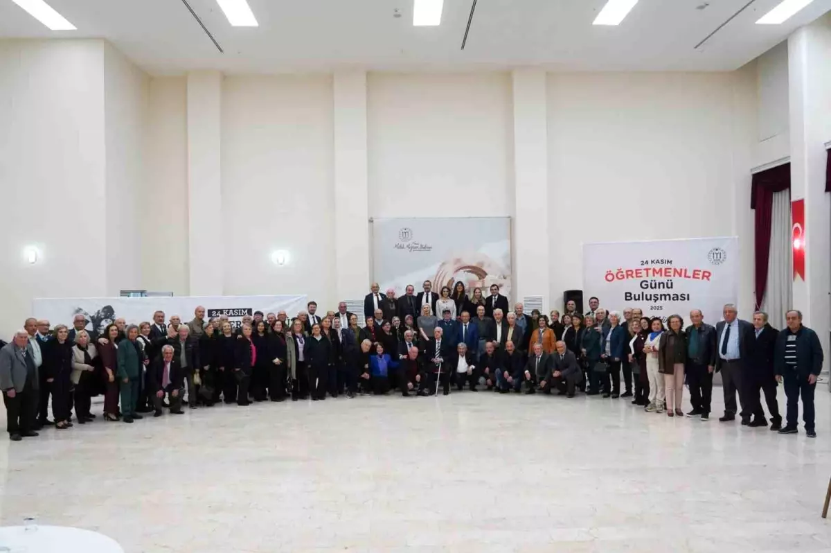 Bilecik Belediye Başkanı\'ndan Emekli Öğretmenlere Vefa Gecesi