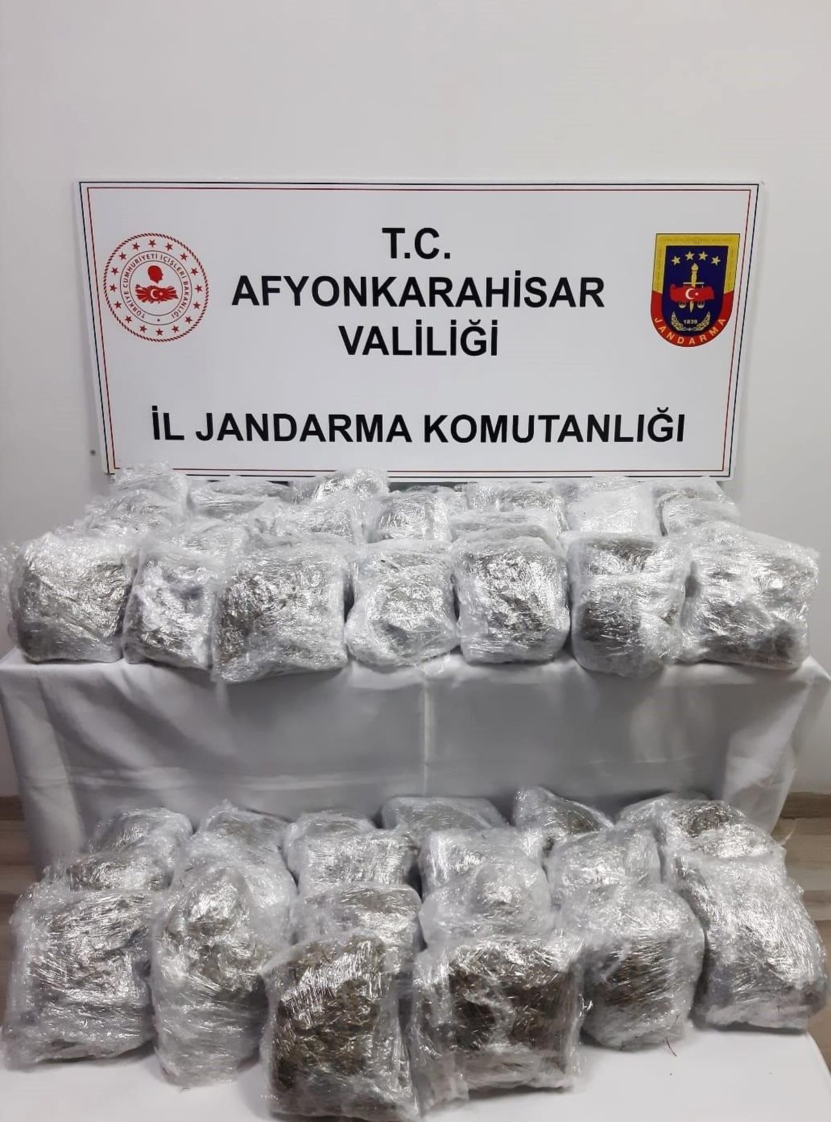 Afyonkarahisar\'da 17 kg Skunk Ele Geçirildi